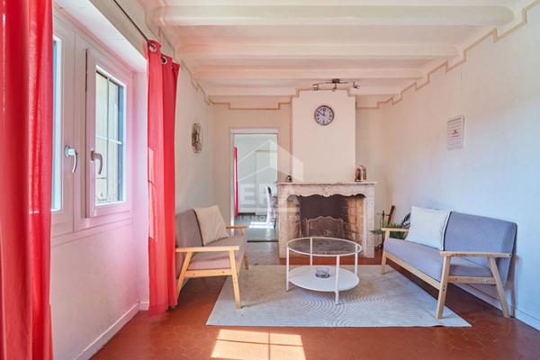 RARE A LA VENTE - COEUR DU VILLAGE DE CABRIES - APARTEMENT 4 pièce(s) 125 m2