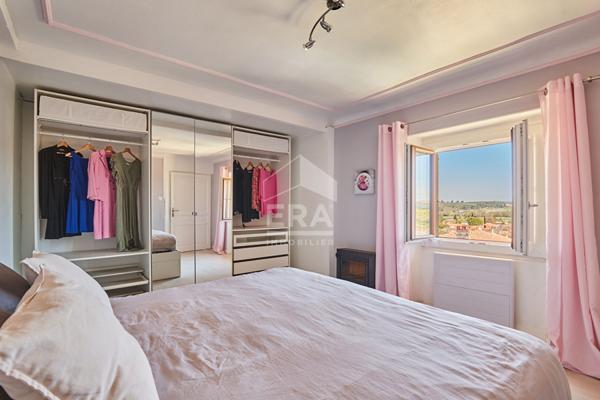 RARE A LA VENTE - COEUR DU VILLAGE DE CABRIES - APARTEMENT 4 pièce(s) 125 m2