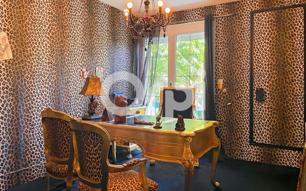 Maison à vendre    6 pièces • 320 m2 Arnières-sur-Iton