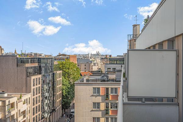 APPARTEMENT BAIGNÉ DE LUMIÈRE ? BALCON DE 8 M² ? VUE TOUR EIFFEL ? CLIMATISÉ ? PARKING