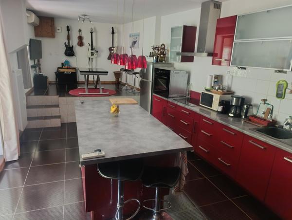 maison 3 chambres avec dépendances proches écoles et commerces