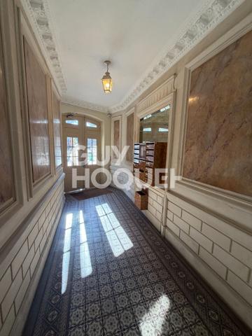 Studio en dernier étage avec ascenseur