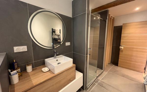 Appartement à vendre    4 pièces • 84 m2 Hyères