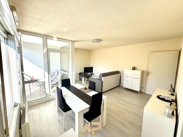 Appartement - 2 pièce(s) - La Rochelle - 43 m2 €265 000 ** - Référence JH644D1