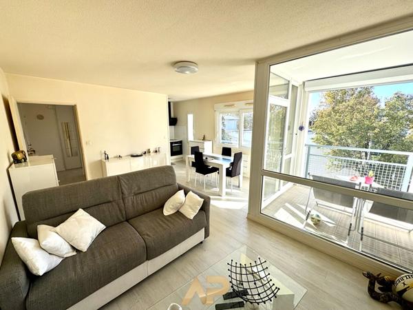 Appartement - 2 pièce(s) - La Rochelle - 43 m2 €265 000 ** - Référence JH644D1