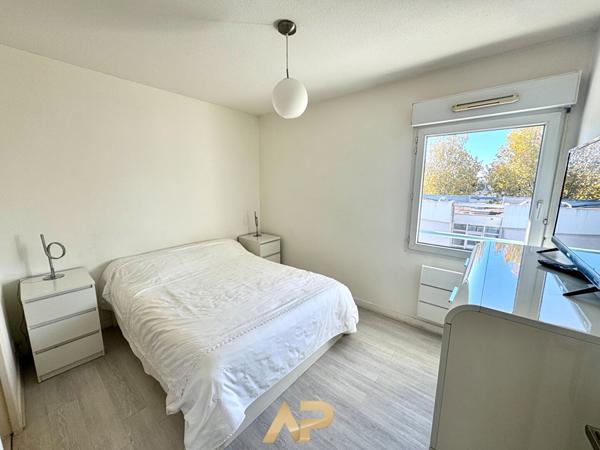 Appartement - 2 pièce(s) - La Rochelle - 43 m2 €265 000 ** - Référence JH644D1