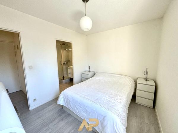 Appartement - 2 pièce(s) - La Rochelle - 43 m2 €265 000 ** - Référence JH644D1