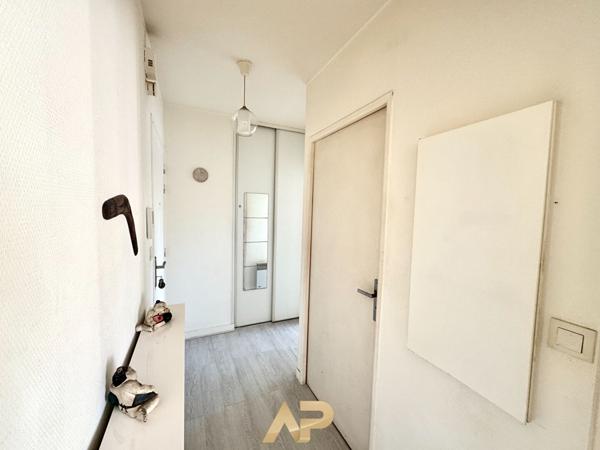 Appartement - 2 pièce(s) - La Rochelle - 43 m2 €265 000 ** - Référence JH644D1
