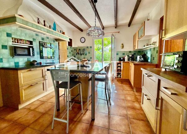 Villa 143 m² avec 5 chambres et piscine