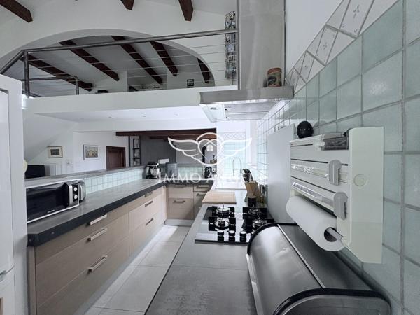 BELLE MAISON D'ENVIRON 140M2 SUR TERRAIN ARBORE DE 1080 M2 AVEC PISCINE
