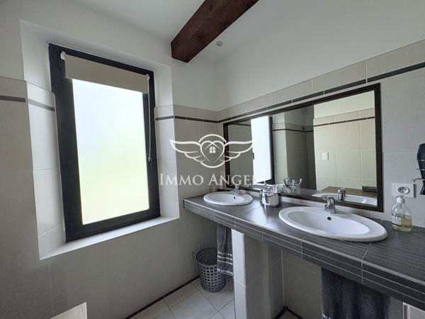 BELLE MAISON D'ENVIRON 140M2 SUR TERRAIN ARBORE DE 1080 M2 AVEC PISCINE