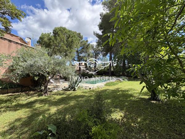 BELLE MAISON D'ENVIRON 140M2 SUR TERRAIN ARBORE DE 1080 M2 AVEC PISCINE