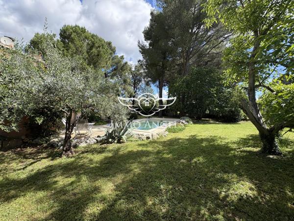 BELLE MAISON D'ENVIRON 140M2 SUR TERRAIN ARBORE DE 1080 M2 AVEC PISCINE