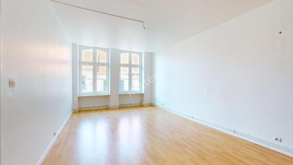 Appartement Saint Avold centre-ville- 3 pièce(s)- 2 chambres - 90 m2