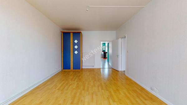 Appartement Saint Avold centre-ville- 3 pièce(s)- 2 chambres - 90 m2