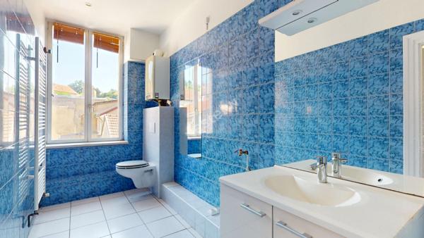 Appartement Saint Avold centre-ville- 3 pièce(s)- 2 chambres - 90 m2