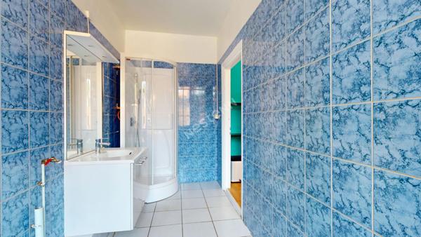 Appartement Saint Avold centre-ville- 3 pièce(s)- 2 chambres - 90 m2