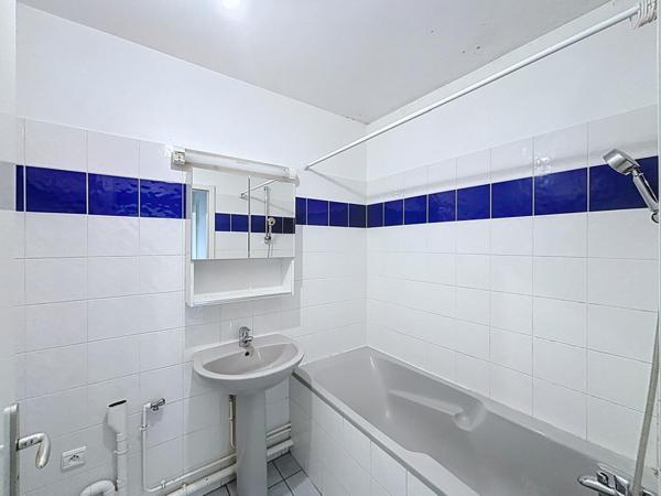 APPARTEMENT DE 50m2 à QUEULEU