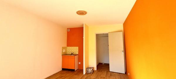 Studio  1 pièce(s)  21.6 m²