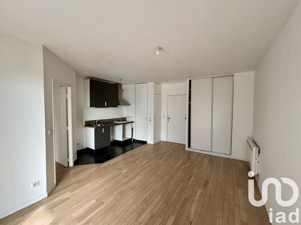 Appartement 2 pièces de 43 m² à Courbevoie (92400)
