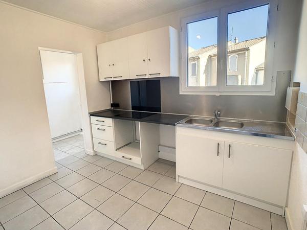 BEL APPARTEMENT CLIMATISE 64 m² au 3ème étage dans RESIDENCE - QUARTIER CALME - PARKING - CAVE - BALCON