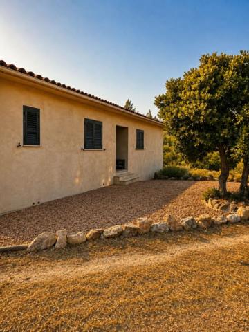 FIGARI , VILLA CONTEMPORAINE AVEC POTENTIEL INDÉPENDANT