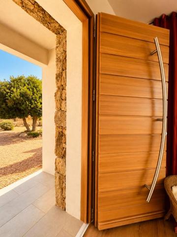FIGARI , VILLA CONTEMPORAINE AVEC POTENTIEL INDÉPENDANT