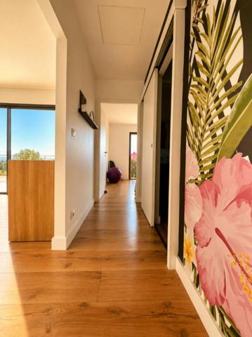 FIGARI , VILLA CONTEMPORAINE AVEC POTENTIEL INDÉPENDANT