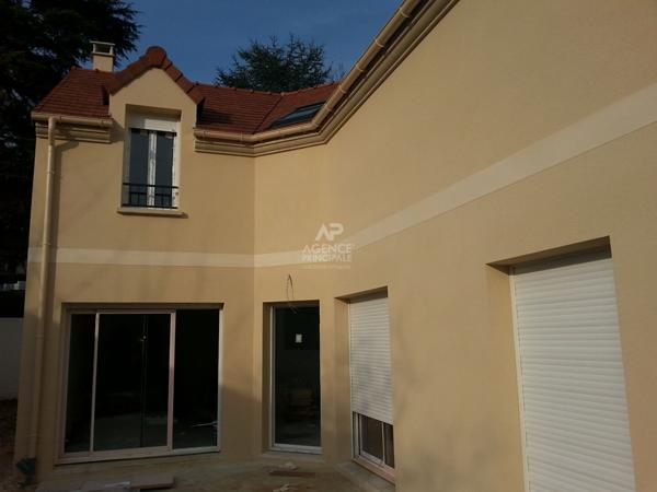 Maison 76pièces 166 m2 - L'Etang La Ville - proximité Gare Loyer 3 000 €/mois **  - Référence  17637