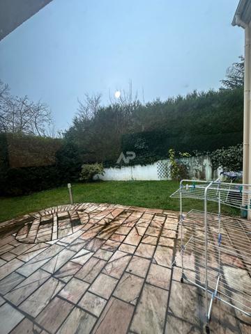 Maison 76pièces 166 m2 - L'Etang La Ville - proximité Gare Loyer 3 000 €/mois **  - Référence  17637