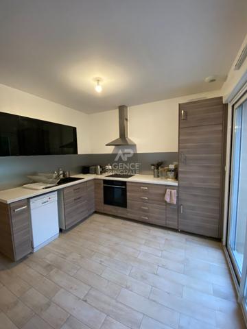Maison 76pièces 166 m2 - L'Etang La Ville - proximité Gare Loyer 3 000 €/mois **  - Référence  17637