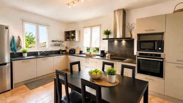 VILLA DE 122.23M2 AVEC TERRASSE PISCINE ET GARAGE AU CALME À CRUIS