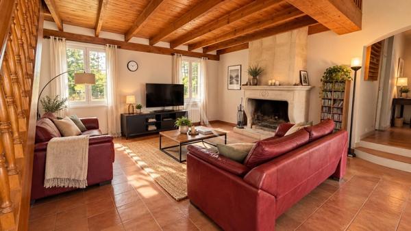 VILLA DE 122.23M2 AVEC TERRASSE PISCINE ET GARAGE AU CALME À CRUIS