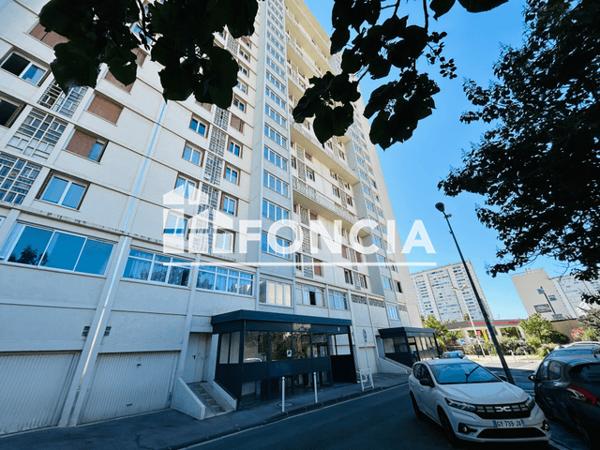 Location Appartement 4 pièces 78.28 m² - Toulon 83000