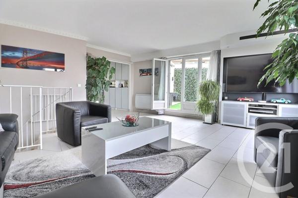 Appartement F5 à vendre  5 pièces - 110,82 m2 VAUJOURS - 93