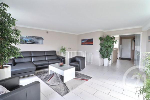 Appartement F5 à vendre  5 pièces - 110,82 m2 VAUJOURS - 93