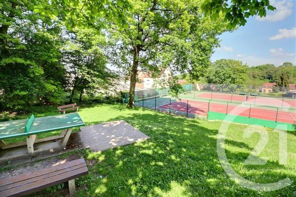 Appartement F5 à vendre  5 pièces - 110,82 m2 VAUJOURS - 93