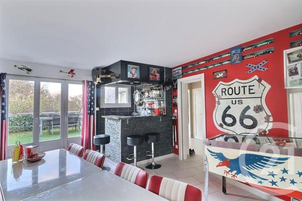 Appartement F5 à vendre  5 pièces - 110,82 m2 VAUJOURS - 93