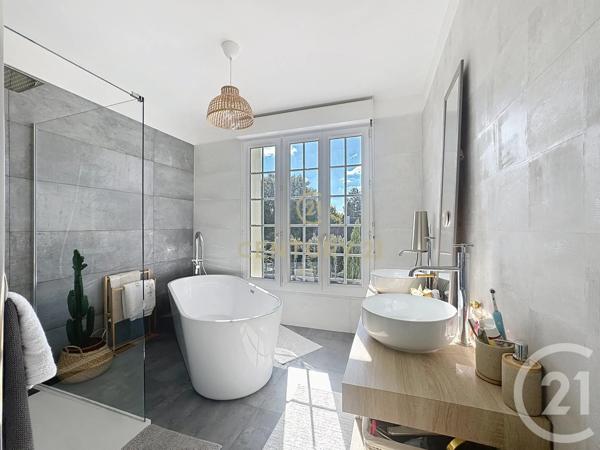 Maison à vendre  7 pièces - 172,05 m 2   LE PLESSIS TREVISE  - 94