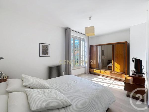 Maison à vendre  7 pièces - 172,05 m 2   LE PLESSIS TREVISE  - 94