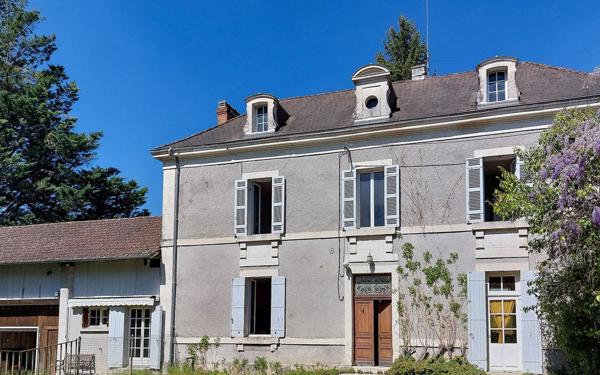 Maison à vendre    6 pièces •  Saint-Astier