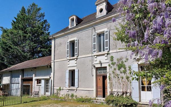 Maison à vendre    6 pièces •  Saint-Astier