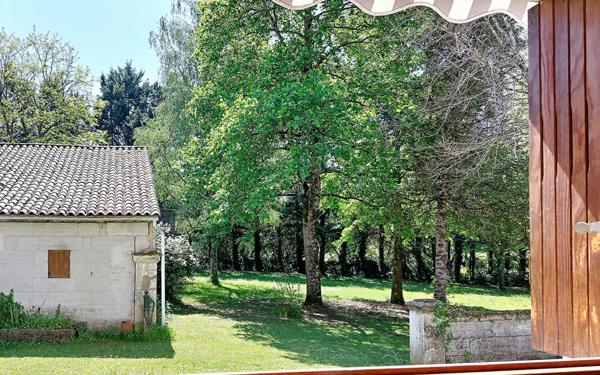 Maison à vendre    6 pièces •  Saint-Astier
