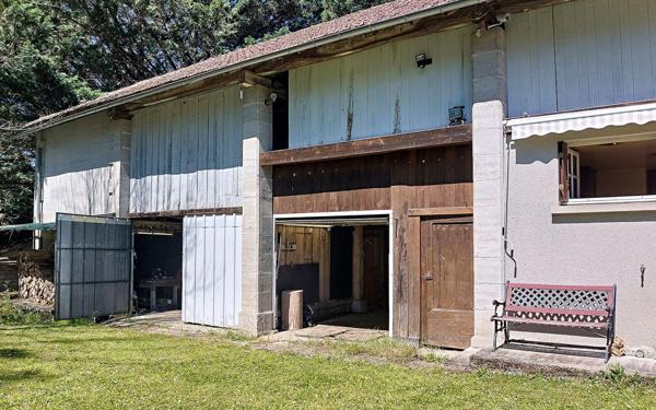Maison à vendre    6 pièces •  Saint-Astier