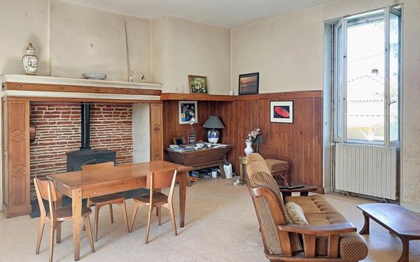 Maison à vendre    6 pièces •  Saint-Astier