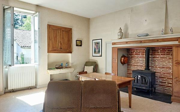 Maison à vendre    6 pièces •  Saint-Astier