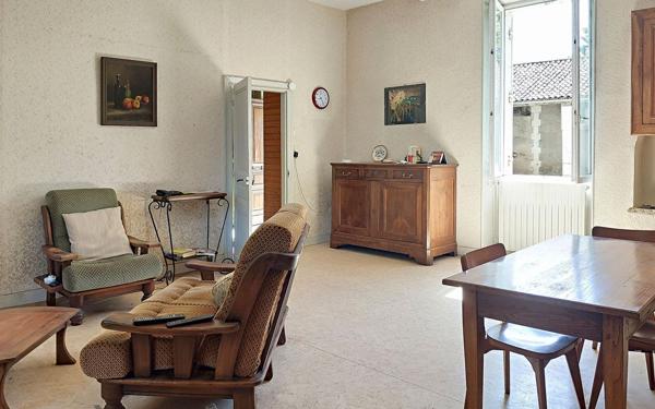 Maison à vendre    6 pièces •  Saint-Astier