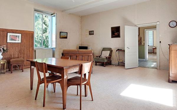 Maison à vendre    6 pièces •  Saint-Astier