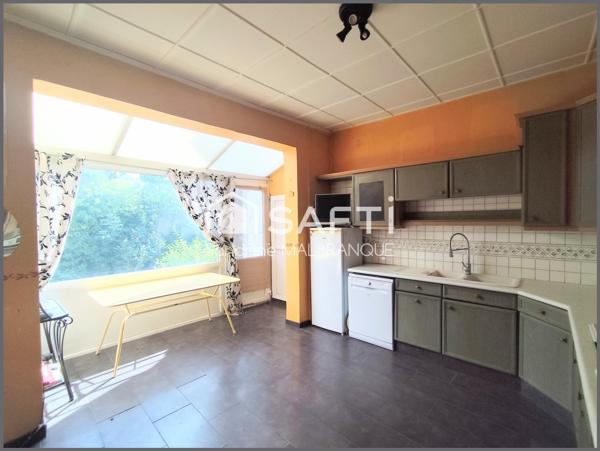 Maison bourgeoise semi individuelle 4 voir 5 chambres