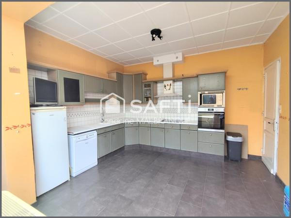 Maison bourgeoise semi individuelle 4 voir 5 chambres